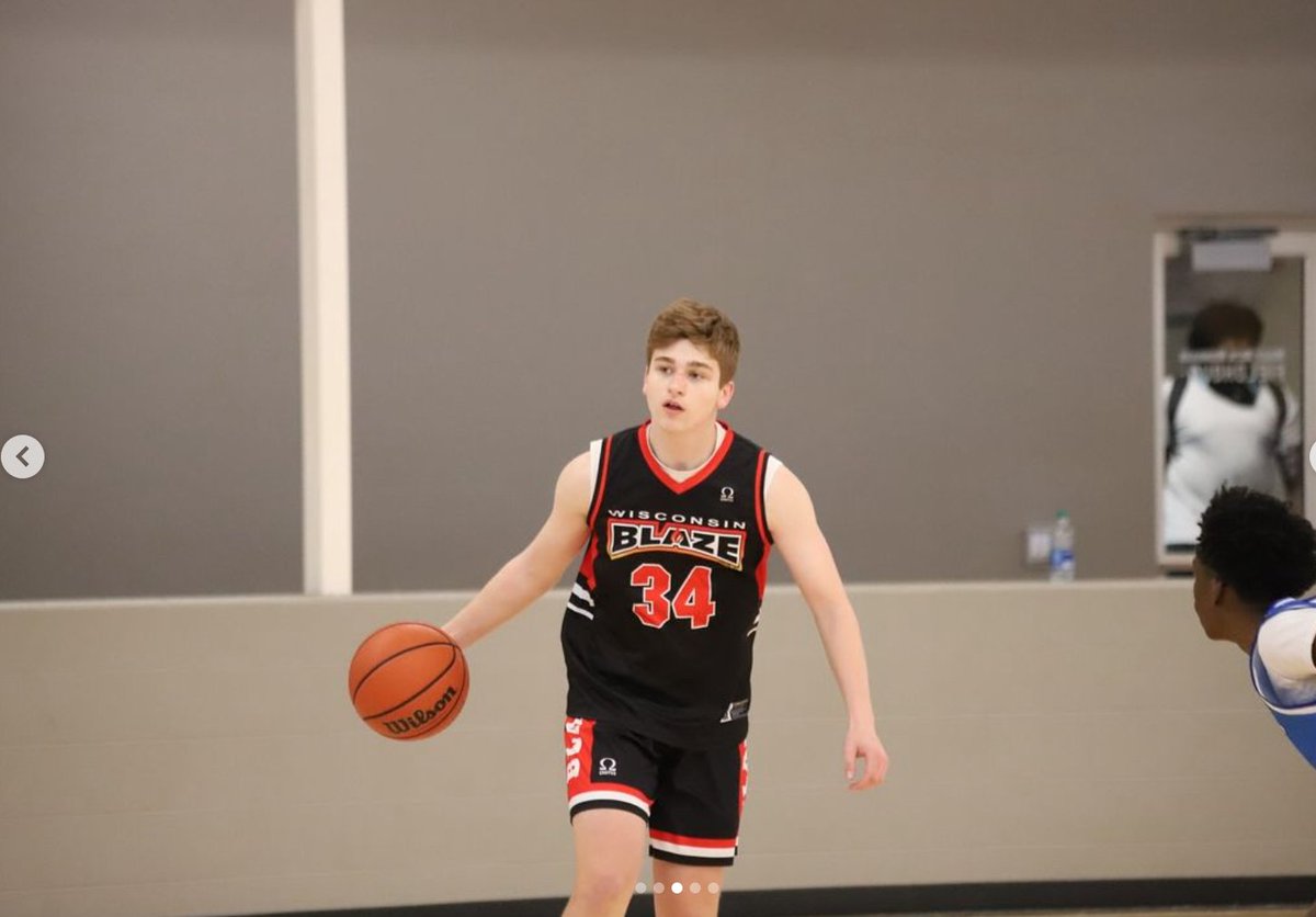 WisconsinBlaze_'s tweet photo. Our boys 17U Black team wrapped up their season this weekend. We want to say a big THANK YOU to the athletes, parents, and staff members who made this season a great one. And shoutout to the coaches Jason and Deanna for your hard work this season! #BeTheFlame #wisconsinblaze🔥 https://t.co/FdlSaNXnl5