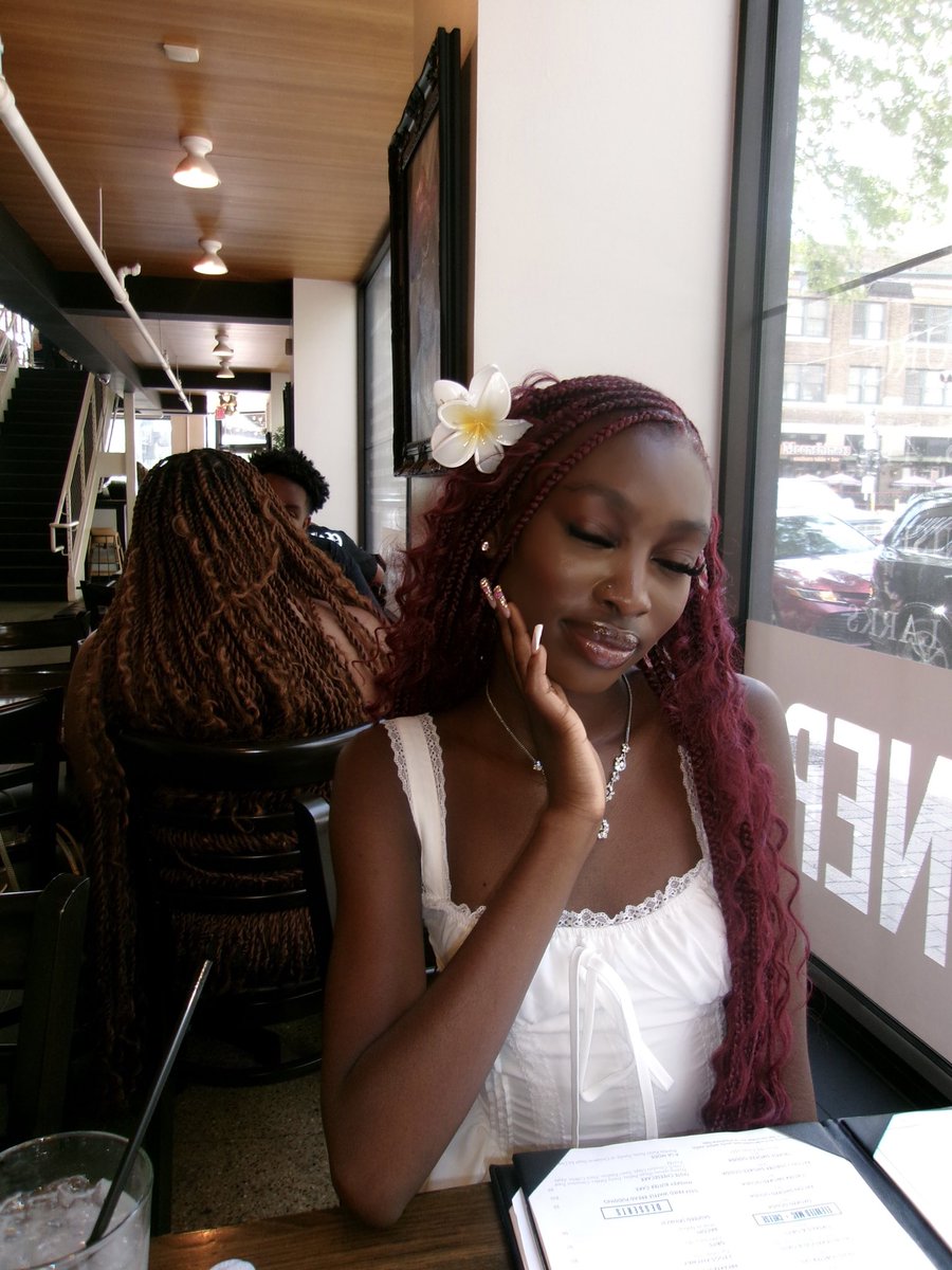 missbreaux tweet media