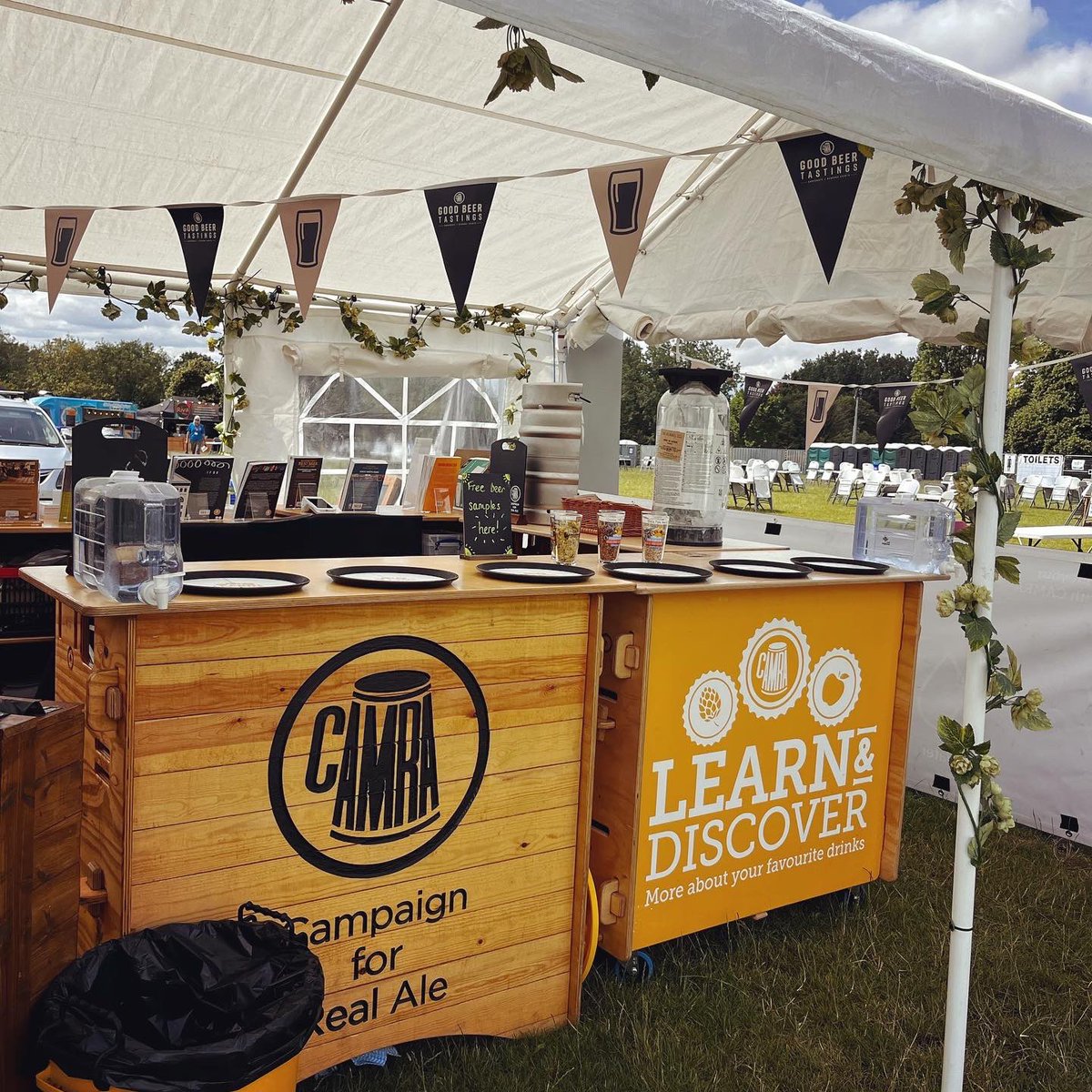 gbbf's tweet image. We’ve had a cracking first day @ChelmsfordBEER festival with our DISCO bar 🕺
 
☀️+🍺 = Good times!
 
Who’s joining us tomorrow for Day 2? Don’t forget to pop in and chat about all things beer 🍻
 
#ChelmsfordBeerFestival #BeerLovers #LearnAndDiscover #CAMRA #BeerFestival