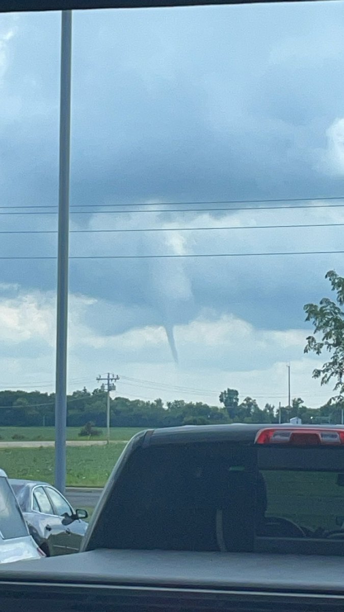 Michael Gouvion (@mjgouvion) on Twitter photo First time ever seeing a funnel cloud in person! Just south of Milton about a half hour ago <a href="/NWSMilwaukee/">NWS Milwaukee</a> First time ever seeing a funnel cloud in person! Just south of Milton about a half hour ago <a href="/NWSMilwaukee/">NWS Milwaukee</a>