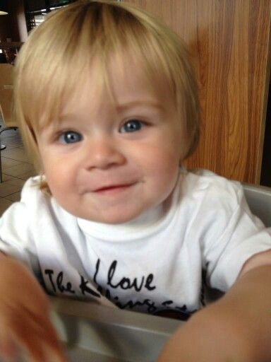 BoybandsCrazy's tweet photo. Happy 11th Birthday Theo!! 
Hope You Have A Awesome Day With Your Family&amp;Friends!! 
Lots Of Love Rosie C Xo 
🎈🎉🎁🧁🎊👪 
#HappyBirthdayTheoHoran 
@theoHOfficial_ https://t.co/EzIMzaX4P0