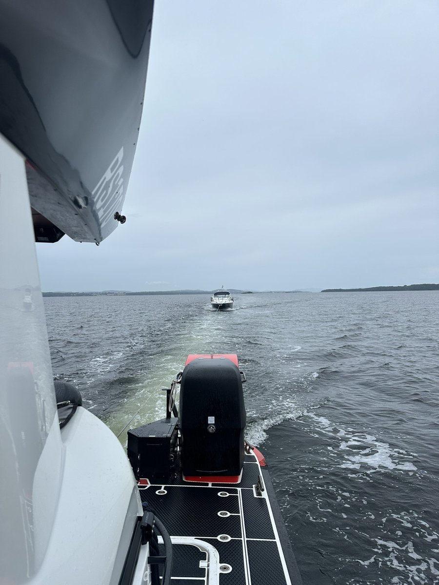 NSSR's tweet photo. Redningsskøyta RS170 Prinsesse Ragnhild på sitt tredje slep for dagen. #rs170 #rsrkhorten #ingenskaldrukne https://t.co/ZBLXgwJvGW