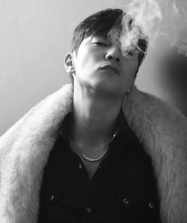 YoonTheWolf's tweet photo. ★彡『 Uɴᴀ ᴠɪᴅᴀ ᴅᴇ... ¿ʟᴏʙᴏs? 』彡★

En el año de 1819, en una casa Kisaeng cercana al palacio de la realeza coreana, nacía en un trabajo de parto particularmente difícil un varón sano y saludable, producto de los amores prohibidos de una cortesana Kisaeng y un noble (+) https://t.co/KRnUpLk10m