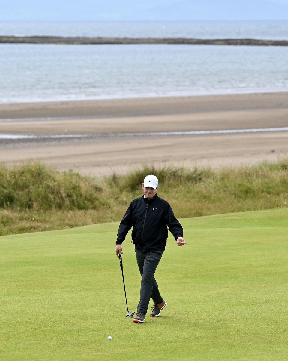 robert1lefty's tweet photo. Walking off the hangover 🍾🏴󠁧󠁢󠁳󠁣󠁴󠁿 @TheOpen https://t.co/snI7mocYFO