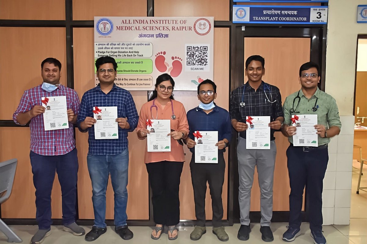 Agarwalja_Aiims's tweet image. Save a life after life🎀Edited for us medical fraternity: Save a life even after life 💪🌻 Department of Nephrology  AIIMS Raipur-All DM Residents, faculty,transplant coordinators and staff took organ donation pledge🌹 🍀💚#organdonationmonth
#sottochattisgarh
#Notto
#aiimsraipur