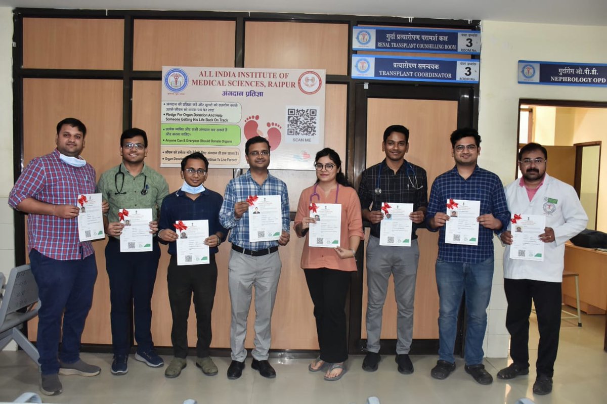 Agarwalja_Aiims's tweet image. Save a life after life🎀Edited for us medical fraternity: Save a life even after life 💪🌻 Department of Nephrology  AIIMS Raipur-All DM Residents, faculty,transplant coordinators and staff took organ donation pledge🌹 🍀💚#organdonationmonth
#sottochattisgarh
#Notto
#aiimsraipur