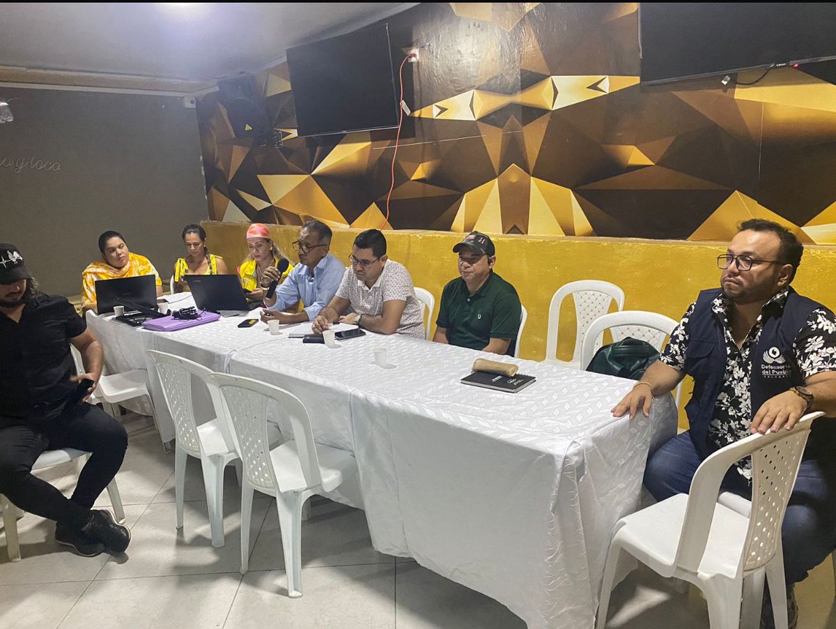 DefensoriaCol's tweet photo. #DelegadaGruposÉtnicos y Regional #Atlántico realizaron acompañamiento al proceso de consulta previa del proyecto Ley Minera para la transición energética justa, la reindustrialización y la minería para la vida dirigido al pueblo #Rrom que habita en la Kumpania de #Sabanalarga. https://t.co/ctxHzMonoA