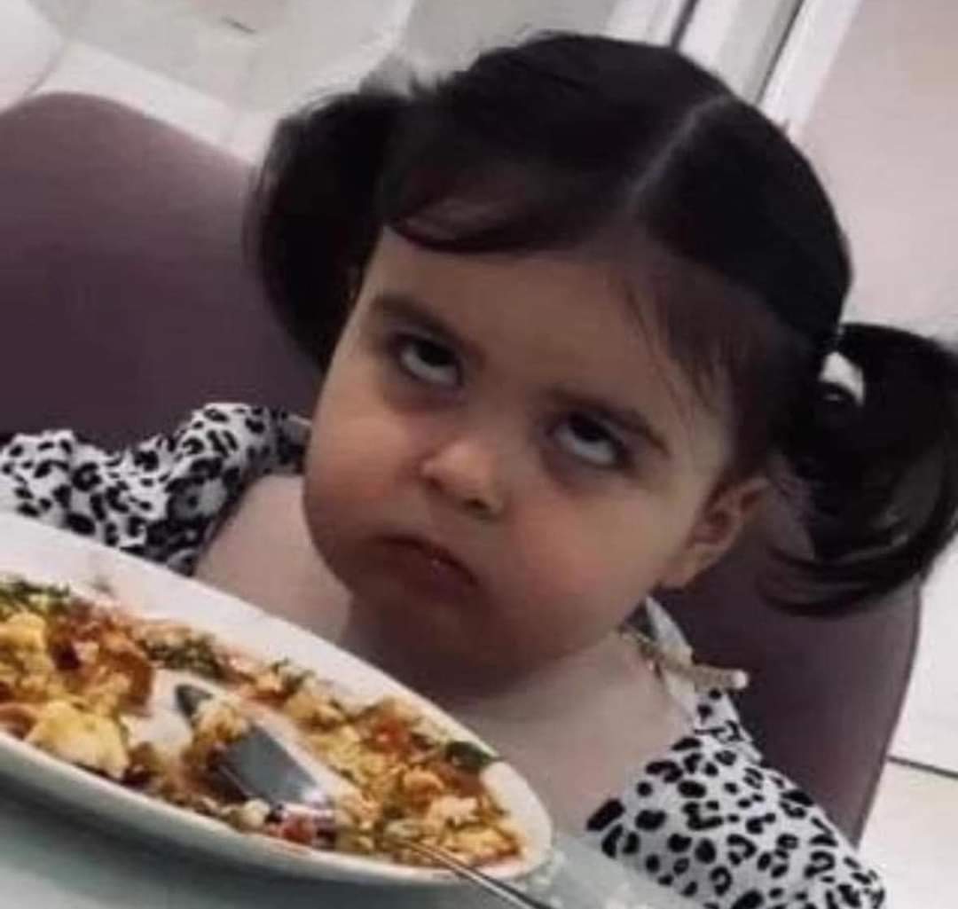 Giselinec1's tweet photo. Cuando me toca comer socializando y no viendo un video : https://t.co/omBYoDbAyi