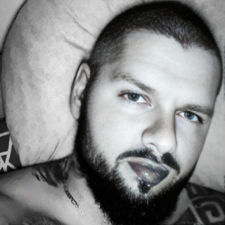 trappinpl's tweet photo. Raperzy w roli potężnego włodarza @iamwojtekgola, dobrze to wygląda XD

Nie gniewaj się Wojtek, to tylko w celach humorystycznych. 

Kto wyszedł najlepiej, według was? Imo Kaz Bałagane topka. 

#gola #famemma #wojtekgola https://t.co/Kf97geRz0J
