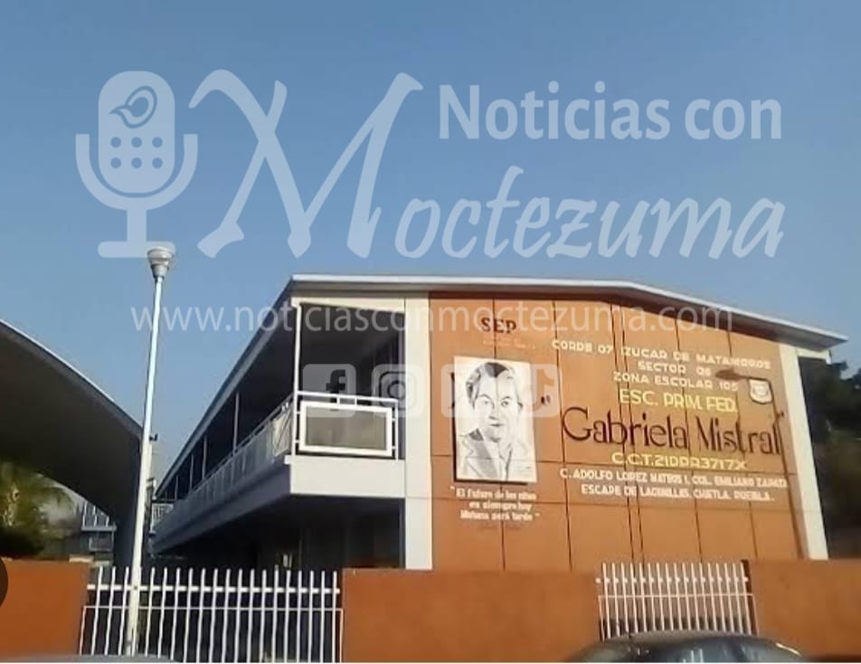 Joselmoctezuma's tweet image. #ÚltimaHora 🕕 Atacan esta tarde con disparos a una mujer en la ceremonia clausura de una primaria en #Lagunillas #Chietla #Puebla. El presunto femincida escapó. La policía de #Chietla no reporta detenidos. 

Cc @FiscaliaPuebla
Noticias con Moctezuma