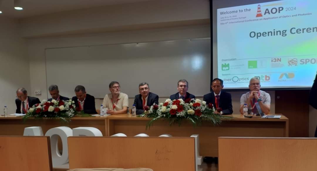 Esta mañana tuve el honor de representar a <a href="/RIAOTweets/">RIAO</a> en la ceremonia de apertura de la sexta edición del congreso Applied Optics and Photonics, #AOP2O24, que organizan nuestros colegas de la Sociedad Portuguesa para el Desarrollo de la Óptica y la Fotónica en Aveiro, Portugal.