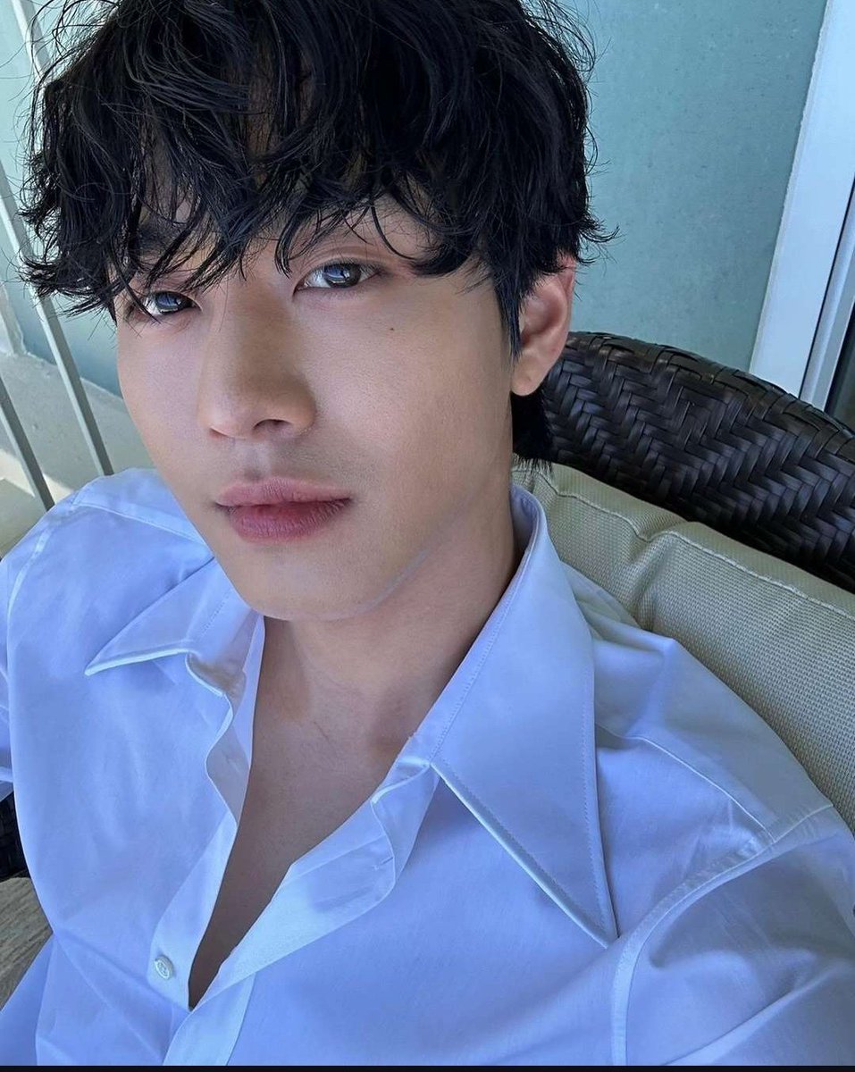 imahnseop's tweet photo. If I'm gonna die, let's die somewhere pretty 🚢 https://t.co/LDUztbdzeO
