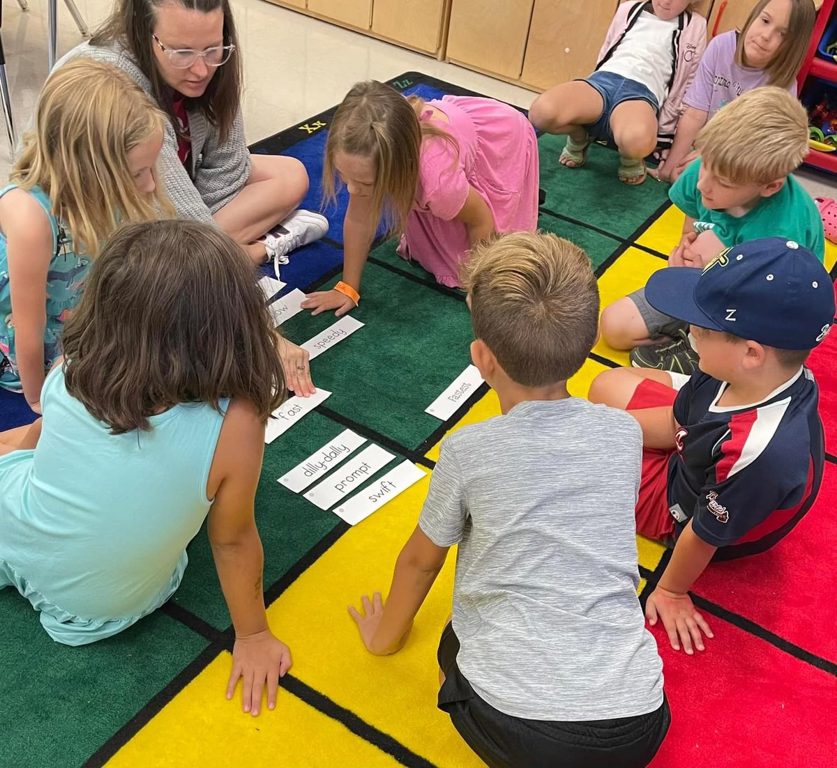 GovernorKayIvey's tweet image. Great to see Alabama students hard at work at their summer reading camps! These young minds are building a foundation for success by embracing the joy of learning coupled with their creativity. #NationalSummerLearningWeek