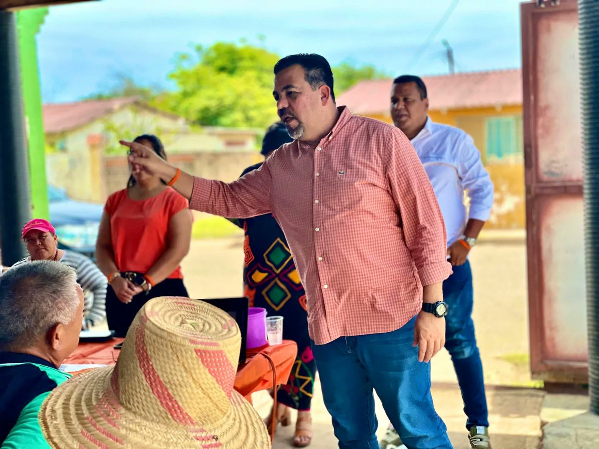 EduardoValeC's tweet photo. Desde el Municipio Guajira, Paraguaipoa estamos listos y organizados para el #28Jul. Con Edmundo González vamos a ganar y juntos construiremos un futuro mejor para nuestra región.

 ¡No hay límites cuando nos unimos por un mismo objetivo!

 #Zulia #EdmundoGonzález #Guajira https://t.co/fvXmFoIL2x