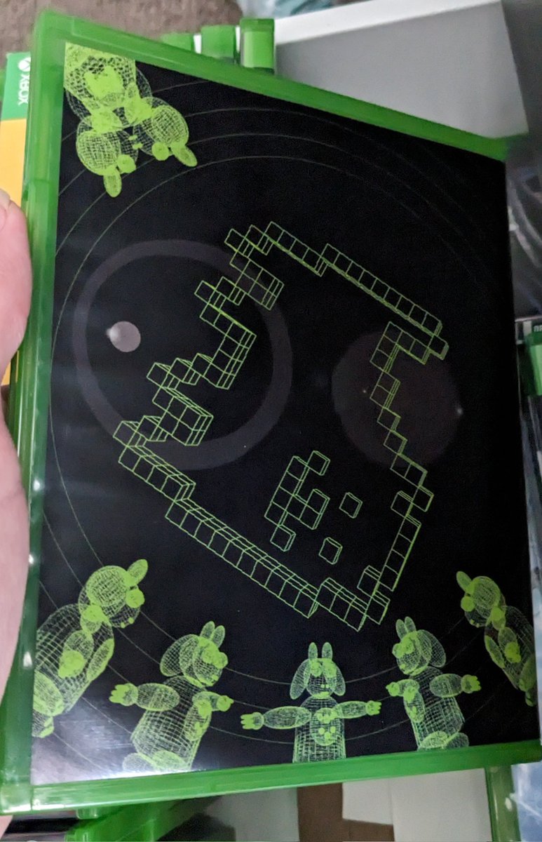 ToyConGarageVR's tweet image. got undertale xbox one physically a couple months ago and found out it has a reversible cover that doesn't seem to be documented anywhere