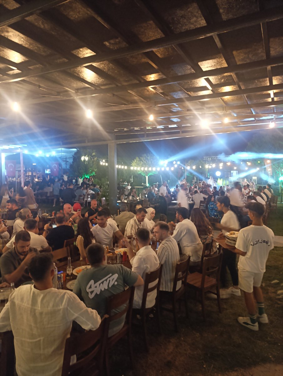 1metin_usta's tweet photo. #BitciSummer da son gece
Başta @onuryeygun , @omrkrr olmak üzere tüm @bitcicomtr ailesine davetlerinden, ilgi ve alakalarında dolayı teşekkür ederim.
Ayrıca geceye sponsor olan @PlayAstroon ekibinede teşekkür ederim. https://t.co/LnWIIgDa9y