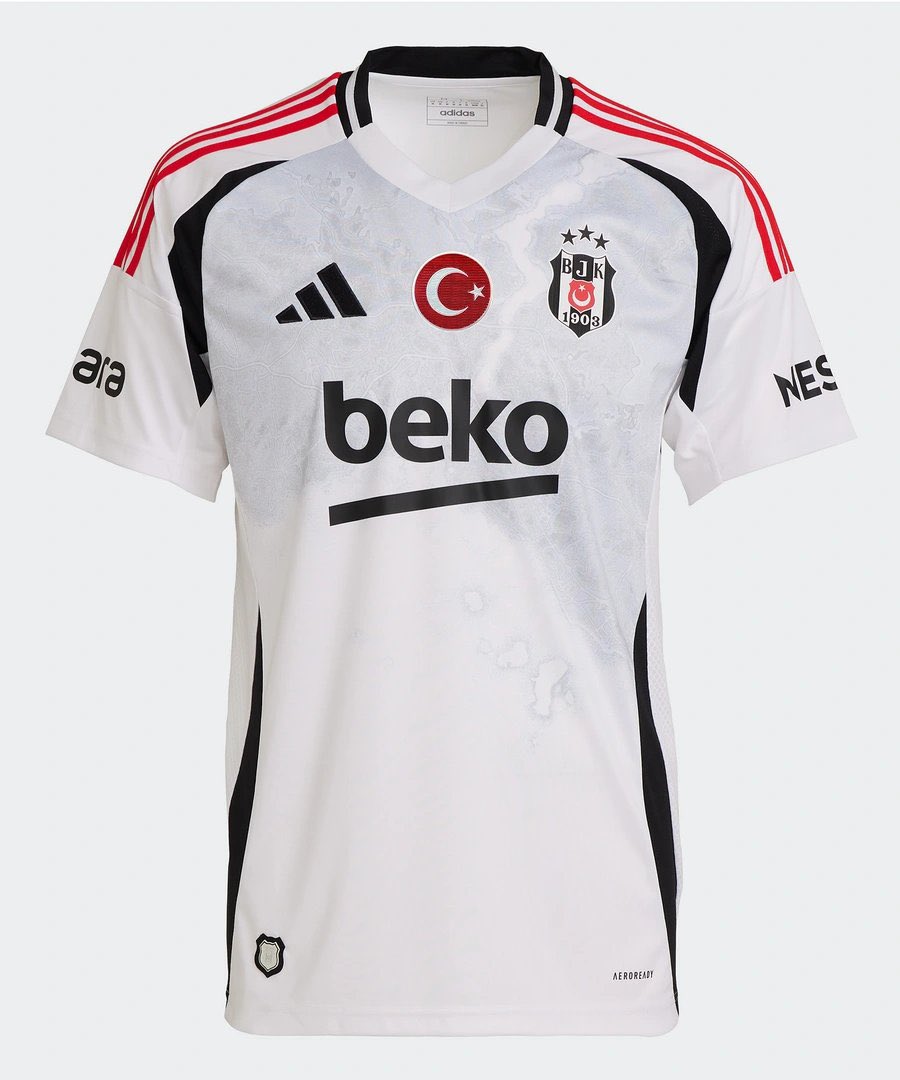 gundembjkcom's tweet photo. 💥 Beşiktaş - Shakhtar Donetsk maçının skorunu, bu paylaşıma yorum yaparak doğru tahmin eden 5 takipçimize yeni sezon forması hediye ediyoruz. 

📌 Tahmininizin geçerli olması için @GundemBJKcom hesabımızı takip etmeyi ve bu paylaşımı Retweet yapmayı unutmayın. https://t.co/hl27kz7y94