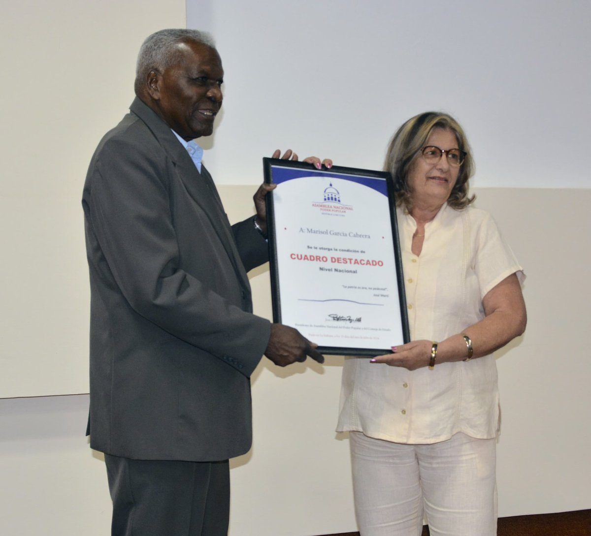 AsambleaCuba's tweet photo. ¡Muchas felicidades a los nueve cuadros destacados nacionales del sistema del #PoderPopular en #Cuba🇨🇺! https://t.co/7EUiODeY8Q