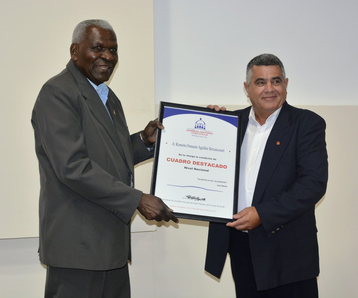 AsambleaCuba's tweet photo. ¡Muchas felicidades a los nueve cuadros destacados nacionales del sistema del #PoderPopular en #Cuba🇨🇺! https://t.co/7EUiODeY8Q