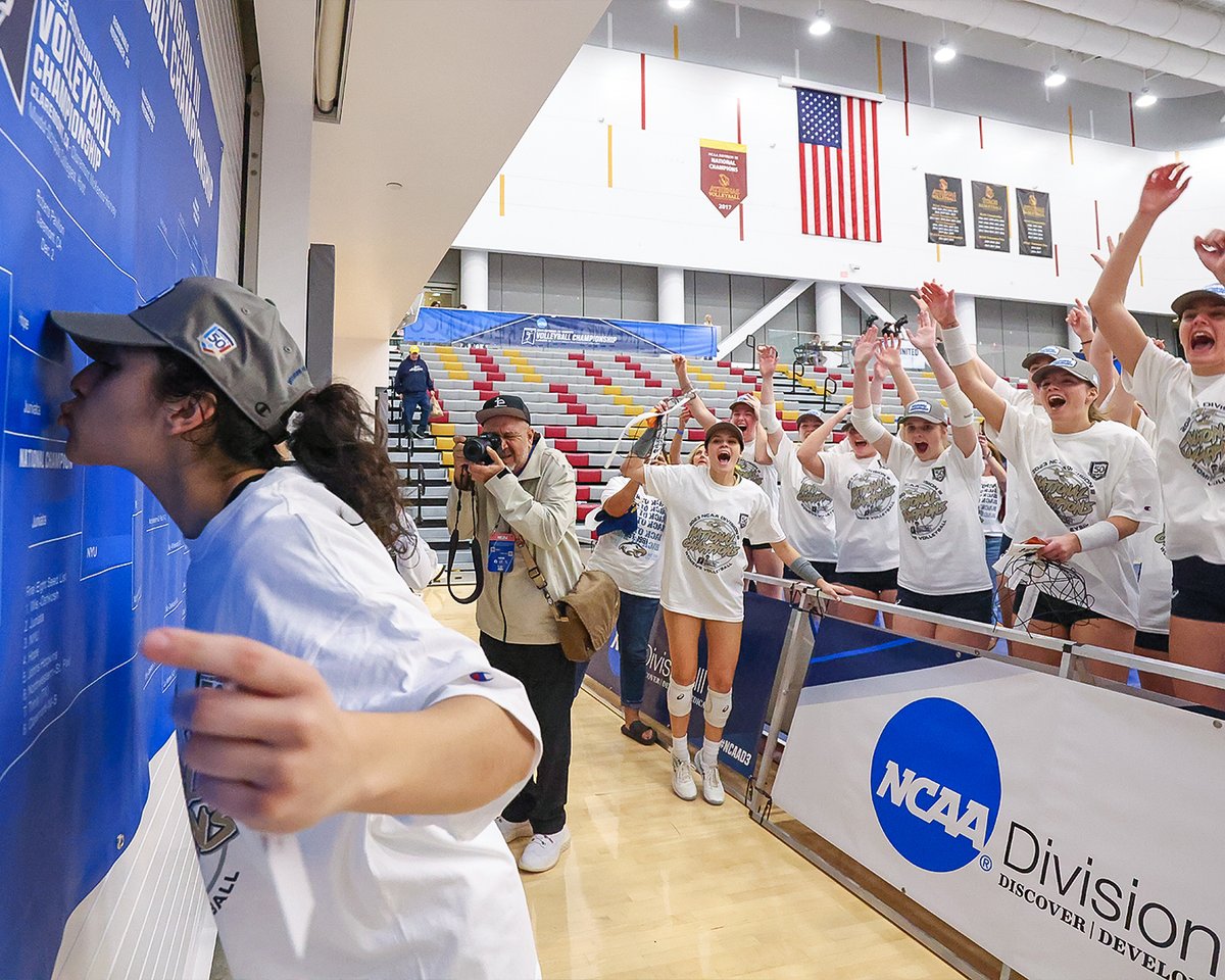 NCAADIII's tweet photo. Favorite Frames 📷 Women's #D3vb

📸 Justin Tafoya

#WhyD