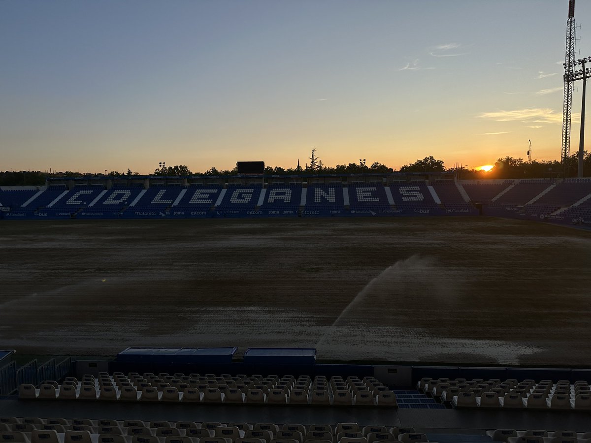 CDLeganes's tweet photo. 🌅Dime que eres un romántico sin decirme que eres un romántico https://t.co/Uiczdk5jFU