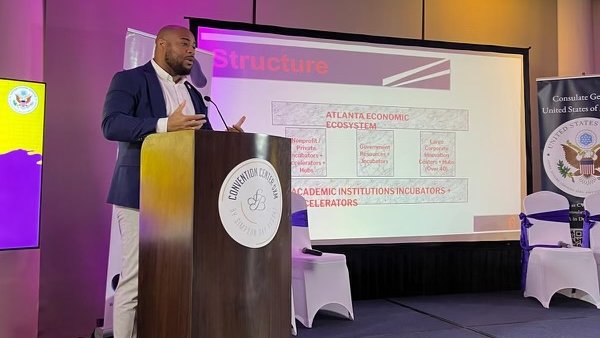 ATLIntlAffairs's tweet image. Honored to attend #Islandpreneur #PowerFest in Sint Maarten with our partners @VentureAtlanta, @ATLTechVillage, and @riceatlanta. MOIIA's Nick Mulkey exemplified Atlanta as as a destination for expansion to business owners from around the Caribbean.