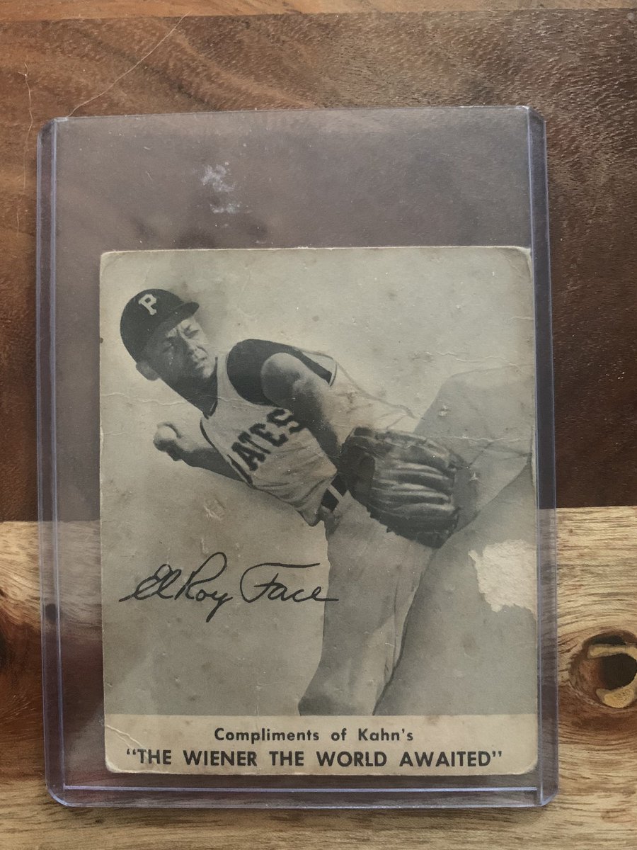 mcfarm21's tweet photo. @eshecker @ENSportsCards1 Happy birthday Ché 🎂🎂🎂
#PeopleOverCards always
#WhyICollect nostalgia community and I just love cards.
A card I like https://t.co/PszhqcQJLg