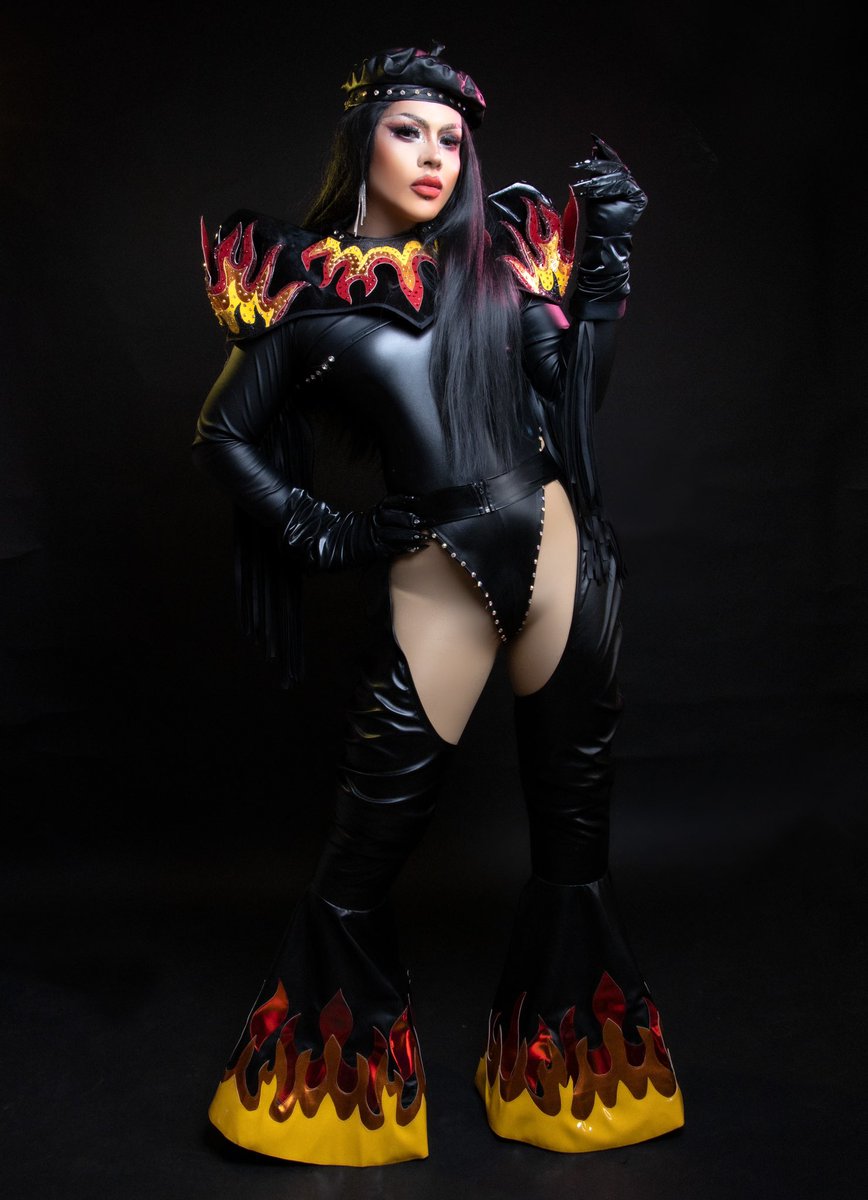 soyvikzen's tweet photo. Feliz día del Drag 💄💋👠🪭💃 #FelizDiadelDrag #ItsVikzen https://t.co/R2UtKI3edd