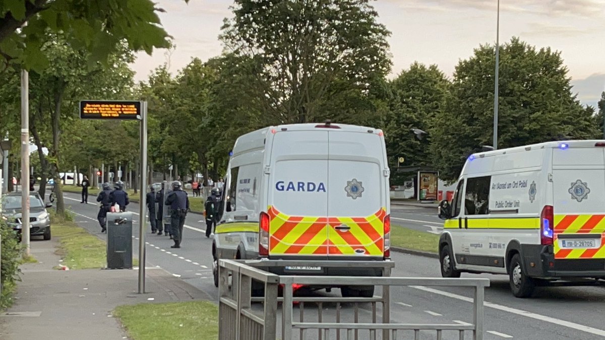 mickthehack's tweet photo. BREAKING: gardai have  now cleared the Coolock protest site. https://t.co/Dd9sGrSxN1