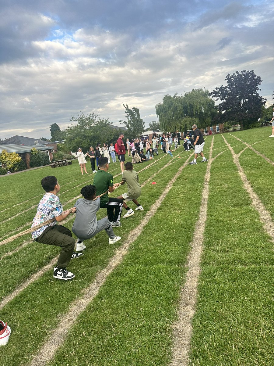 HillboroughJun1's tweet photo. A fabulous evening was had by a truly fabulous bunch of Year 6s! They have had the most incredible 4yrs at HJS and are a credit to our school and all that it stands for #HJSFamily https://t.co/yMzQxA8hnZ