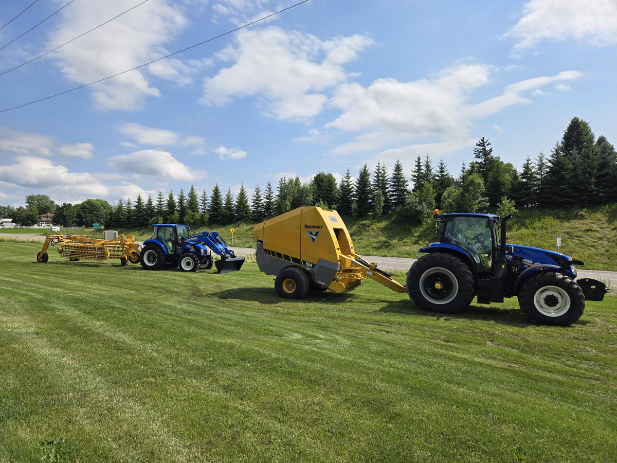 Great combo's !!! #vermeer #tedder #baler #newholland See your local dealer.