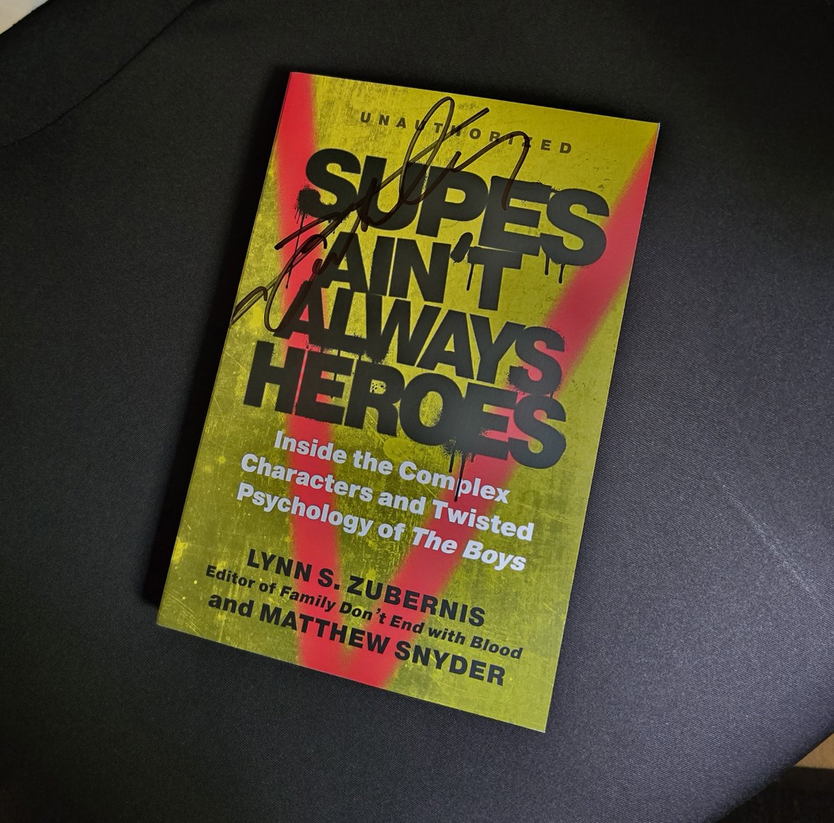 FangasmSPN's tweet image. Celebrating the season finale episode of #TheBoys this week with a giveaway! Follow &amp;amp; retweet this tweet to enter a raffle to win a copy of Supes Ain't Always Heroes signed by @JensenAckles (Soldier Boy). Info about the book at smartpopbooks.com/book/supes-ain… Spread the word! #SoldierBoy