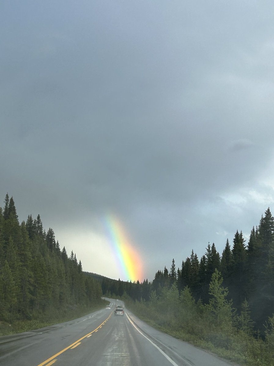 maitrishahhhh's tweet photo. best of banff <333 https://t.co/TyPU671Fpb