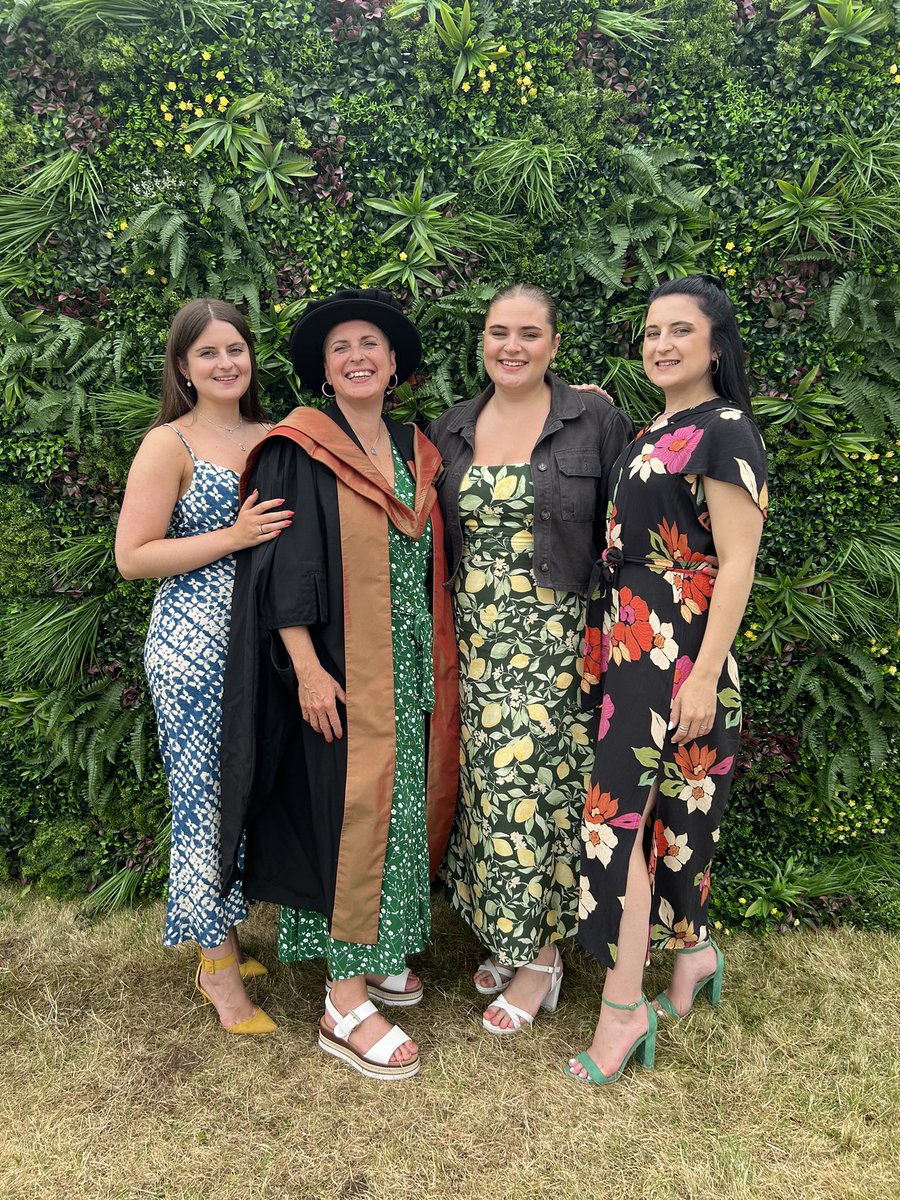 Hannah Dennett tweet media