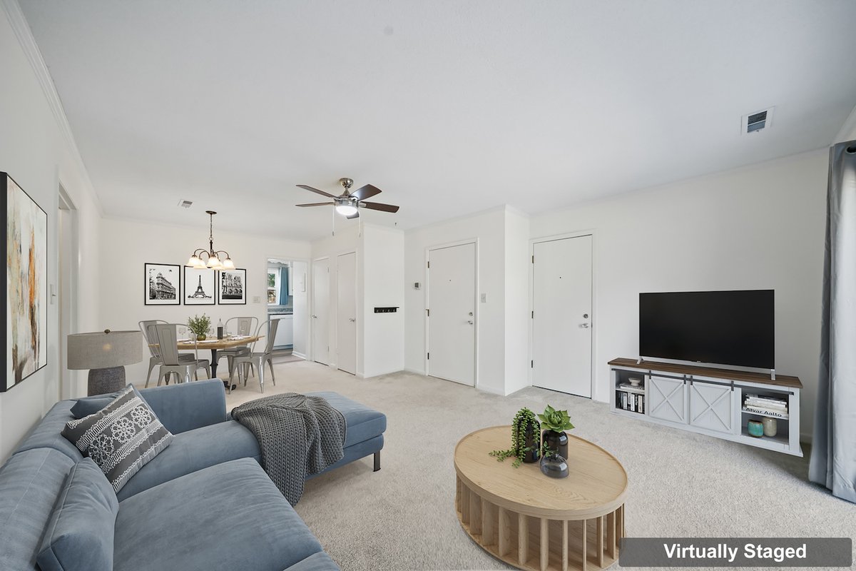 GreenHemUSA's tweet image. Discover the perfect blend of tranquility and modern living in this 2-bedroom, 2-bathroom condo in Knollwood Village in Southern Pines. Don't miss the opportunity to make this peaceful and scenic retreat your own. 🏡

👉greenhemusa.com/idx/351-D-Drif…

#SouthernPinesNC #PinehurstNC