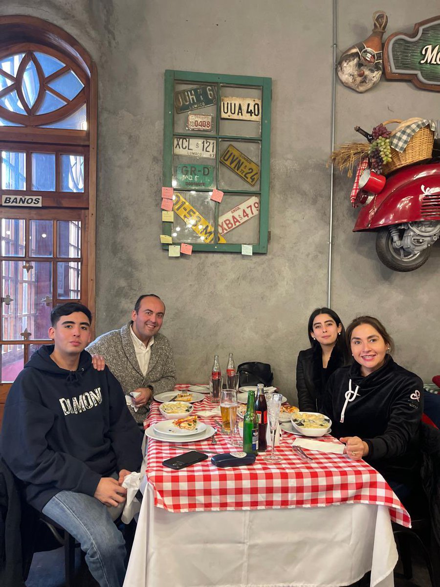 Julio_Cerda's tweet photo. Rico almuerzo familiar en #MonteCorone de #CapitánPastene #Chile https://t.co/OsHHqfGyUj