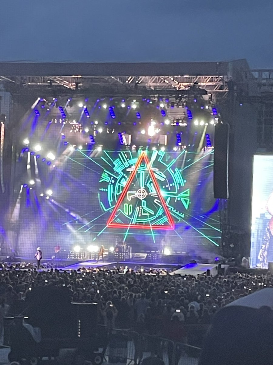 mybelle0118's tweet photo. @DefLeppard Awesome show! Love the new song! #justlike73 https://t.co/yGg6QjWrlx
