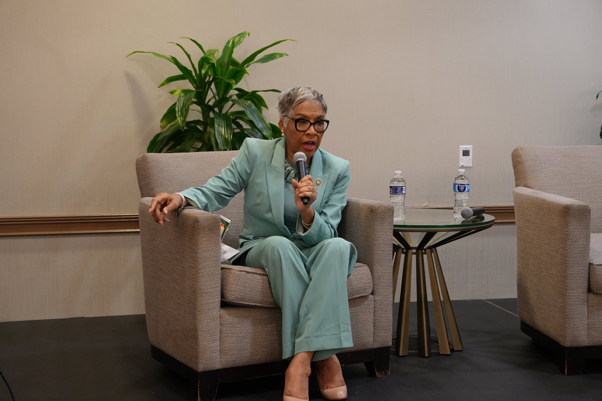 Rep. Joyce Beatty (@repbeatty) on Twitter photo Happy to welcome top Treasury Department officials <a href="/UnderSecTFI/">Acting Under Secretary</a> and <a href="/FinCENnews/">Financial Crimes Enforcement Network (FinCEN)</a> Dir. Gacki to inform small biz owners on the new reporting rule to fight money laundering.
Thank you to all the small businesses that came ready to discuss! Happy to welcome top Treasury Department officials <a href="/UnderSecTFI/">Acting Under Secretary</a> and <a href="/FinCENnews/">Financial Crimes Enforcement Network (FinCEN)</a> Dir. Gacki to inform small biz owners on the new reporting rule to fight money laundering.
Thank you to all the small businesses that came ready to discuss!