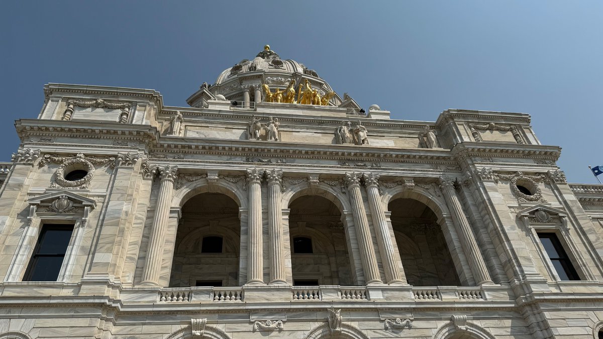 1Traceyblake's tweet photo. Hey music fans, a few pics from the behind the scenes filming of “The Border Line” song. 
Great time @stateofmn @mncapitol 
St. Paul .com #Westside Art mural: 
#Compassion #security https://t.co/wpdaIlKbqs