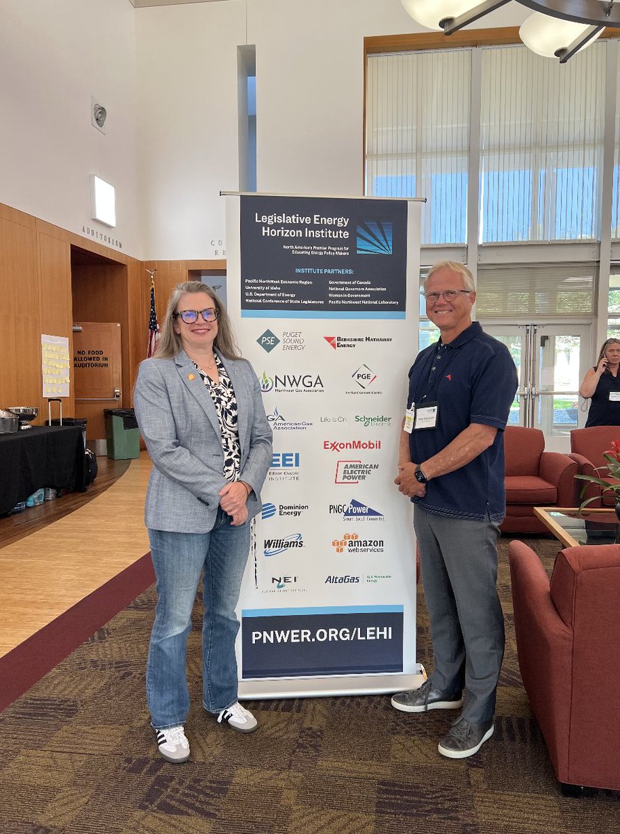 District 10 State Senator Liz Larson and myself at the Legislative Energy Horizon Institute conference held at Richland WA. We were nominated to attend by legislative leadership.
pnwer.org
mikeweisgram.com/?lightbox=data…