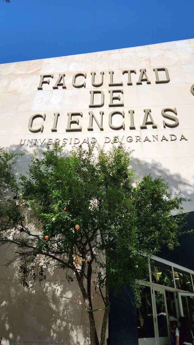 cucuenya_'s tweet photo. Recepción 10/10, siento envidia con su facultad @BiocienciasGRX #CEEBI https://t.co/tZdcBnqQD8