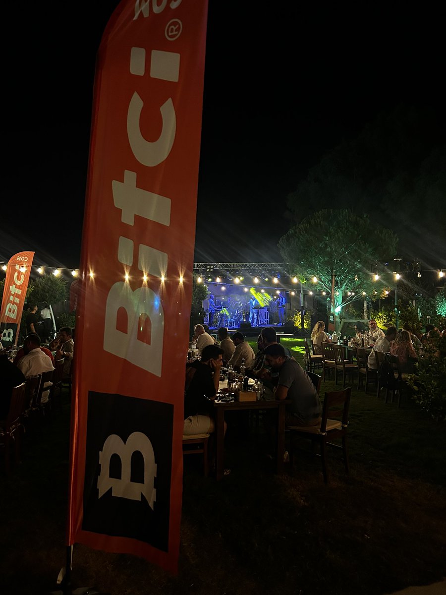 kriptoberra's tweet photo. Böylesi güzel bir gecede bizleri davet edip ve çok güzel ağırladıkları için bütün @bitcicomtr ailesine çok teşekkür ederim.
Benim için unutulmaz bir gece oldu ❤️
#BitciSummer https://t.co/5KcWIJhYSz