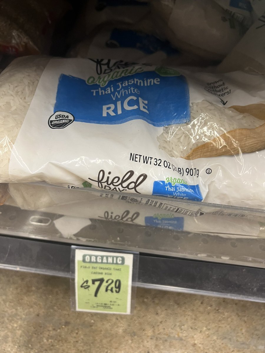 EmilyHarvey48's tweet photo. @CentralMarket $7.29 for a 32 oz bag of rice?? Are you high? https://t.co/tUmbKhlW6F