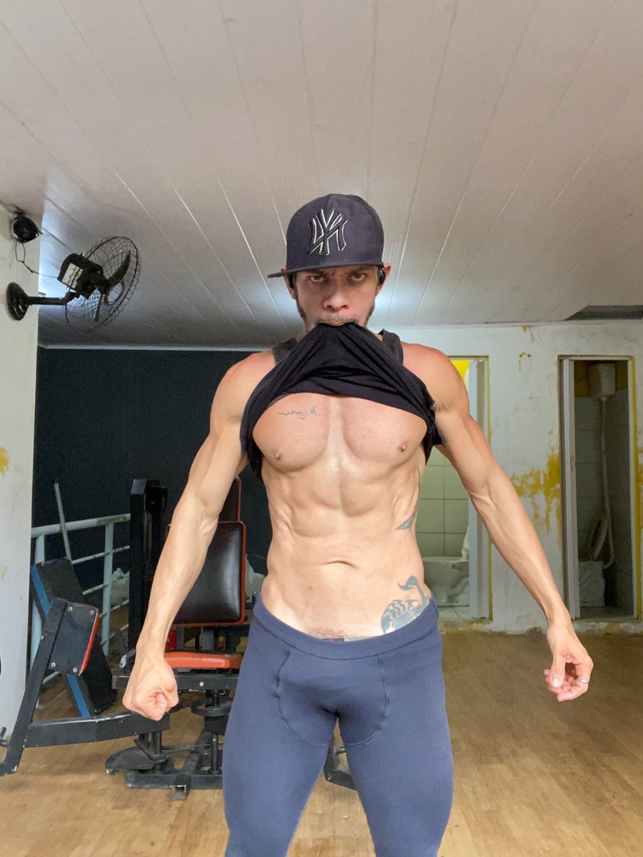 MooreRodrigo's tweet photo. Conferida no Pump de pós treino bruto de costas,trapézio,bíceps e abdômen 💪🏻 👌🏻🔥
#treinobruto #traininghard #strongboy #explorar #fitnessmotivation #muscle #fikamonstro #fikagrande #stylefitness #senaoforpracausarnemvou #senaopostarnaocresce #pumpday #ficandogostosoporra https://t.co/8Igho4kYwA