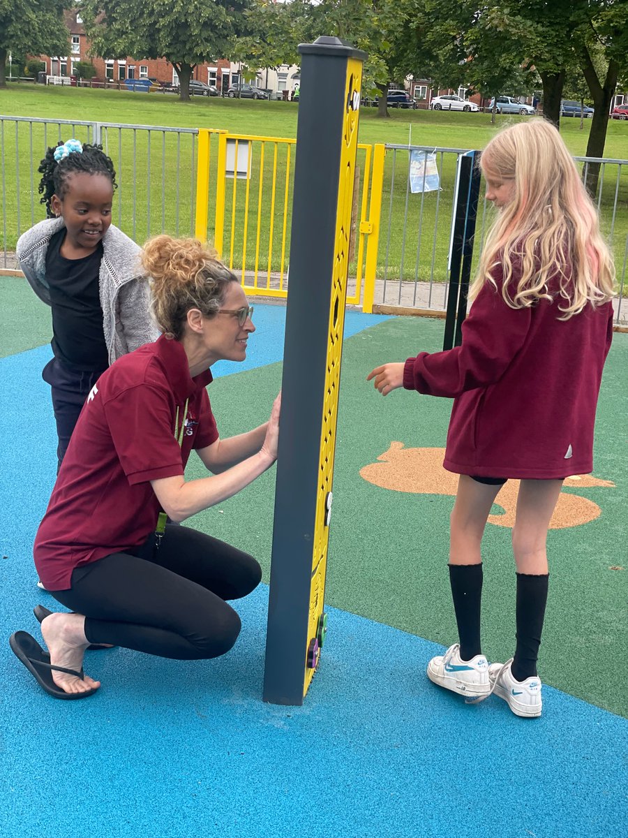 ThamesideSch's tweet photo. Celebrating with our values ambassadors at the park #schoolvalues #belonging #funatthepark #rolemodels https://t.co/ly29aKqzbx