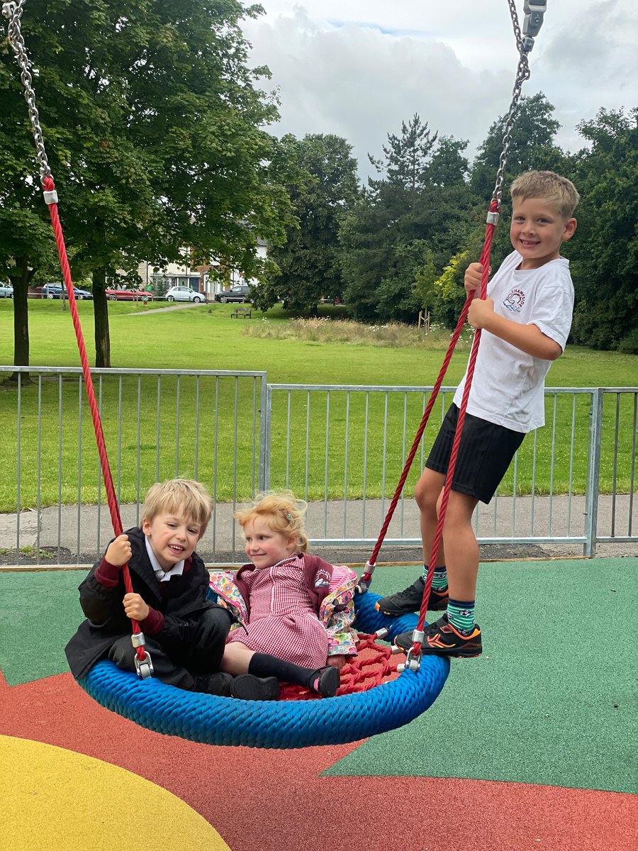 ThamesideSch's tweet photo. Celebrating with our values ambassadors at the park #schoolvalues #belonging #funatthepark #rolemodels https://t.co/ly29aKqzbx