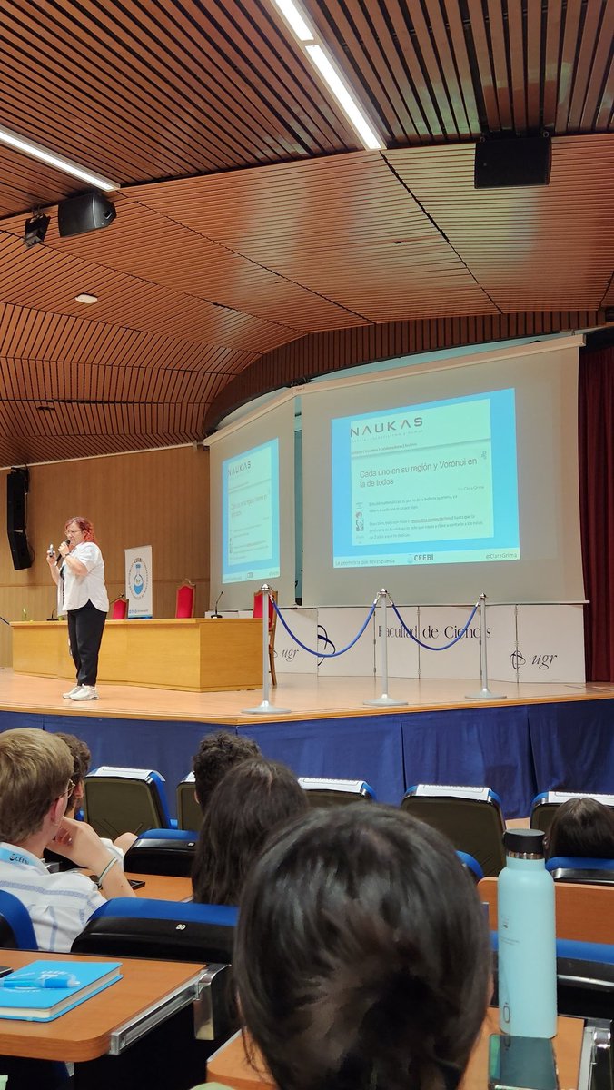 cucuenya_'s tweet photo. Maravillosa @ClaraGrima en la comunicación de hoy, ojalá haberla tenido cerca para unas clases particulares de mates en primero 🙃 #CEEBI @BiocienciasGRX https://t.co/b4ESI7lb1w