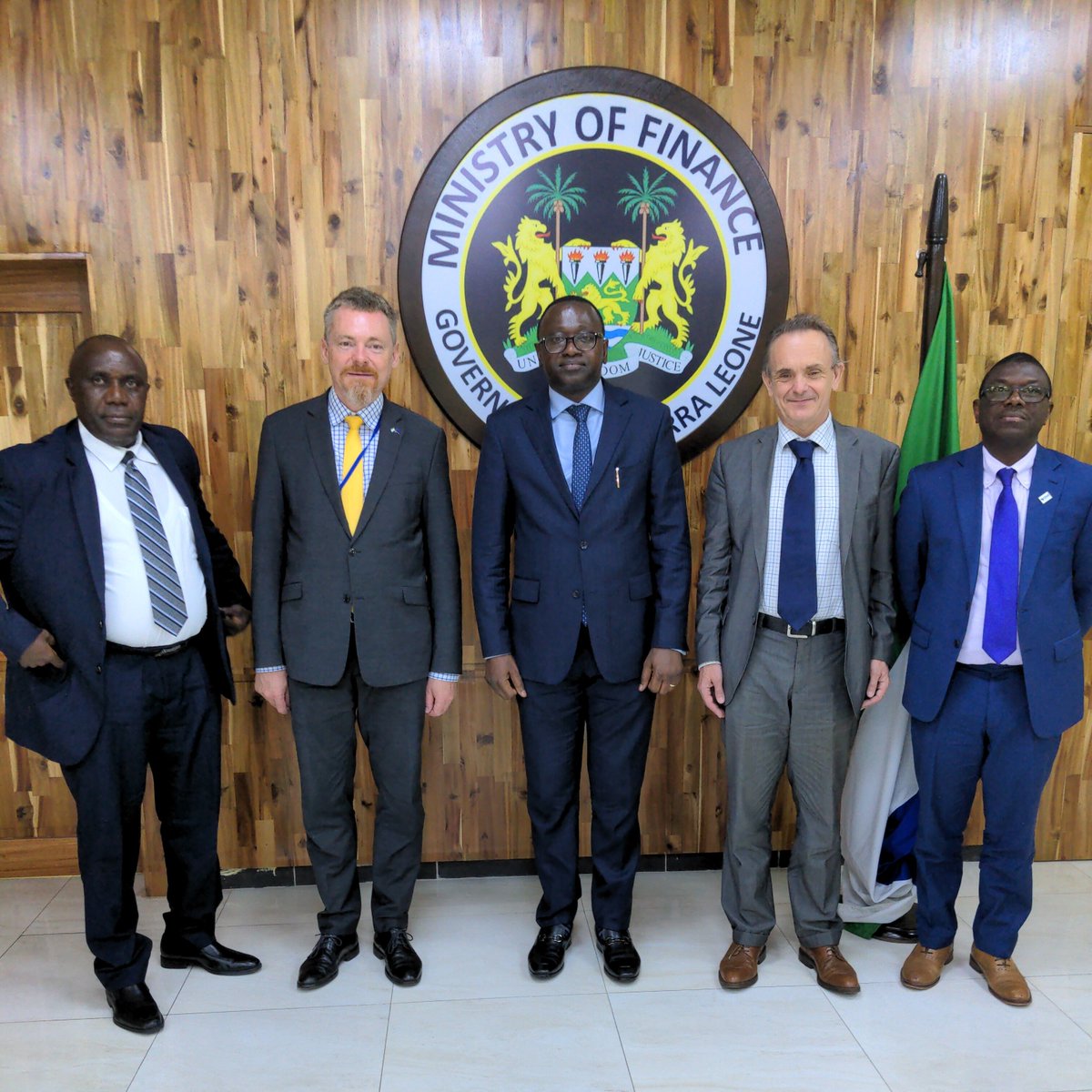 EUinSierraLeone's tweet photo. Today: Good meeting of ๐ช๐บ Ambassador with ๐ธ๐ฑ Minister of Finance on forward-looking development cooperation. #EUnaSalone #EU4U #GlobalGateway
๐ธ๐ฑ๐ช๐บ https://t.co/YAU8zcDrVu