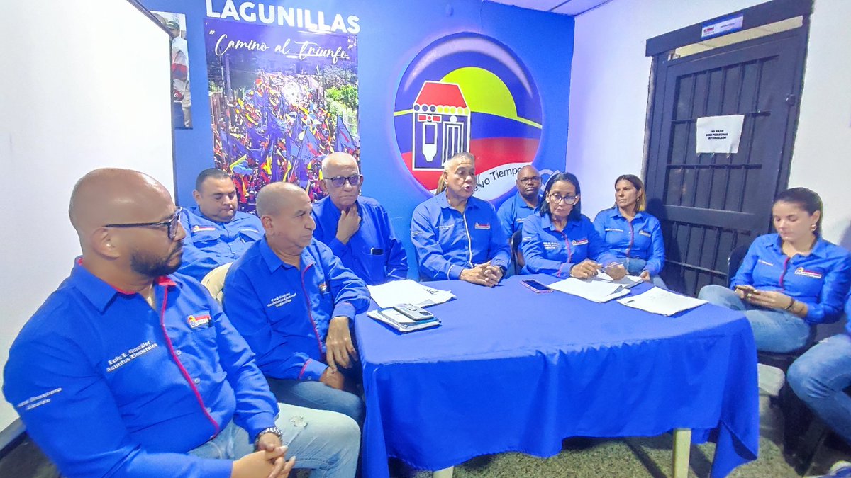 untlags's tweet photo. #16DeJulio Reunión de Organización y Planificación, Comité Ejecutivo Municipal Un Nuevo Tiempo Lagunillas.

#ConstruyendoElCambio
#esperanzaesfuturo💙⚡ 
#EdmundoPresidente 
#TodosConEdmundo  🇻🇪 

@partidount 
@somosuntzulia 🇻🇪 https://t.co/vmzWA3ZUn6
