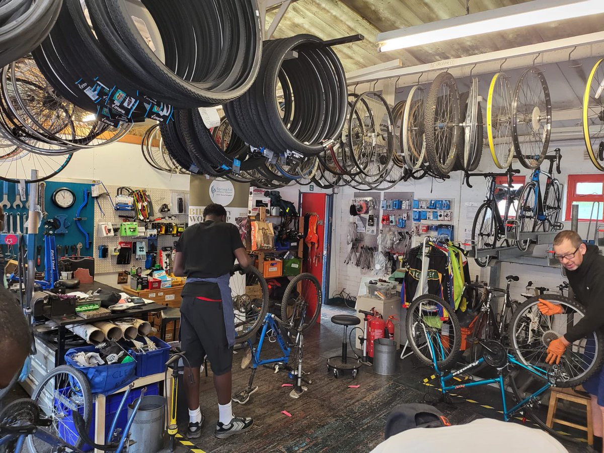 springaid's tweet photo. Clunky gears? An annoying puncture? Dodgy brakes?  It's a good idea to get into the habit of checking your bike regularly yourself, and to learn some basic maintenance skills.

Learn to Fix Bike Workshop at the Leeds Bike Mill. @WeAreCyclingUK https://t.co/vr1Ymcj5yF